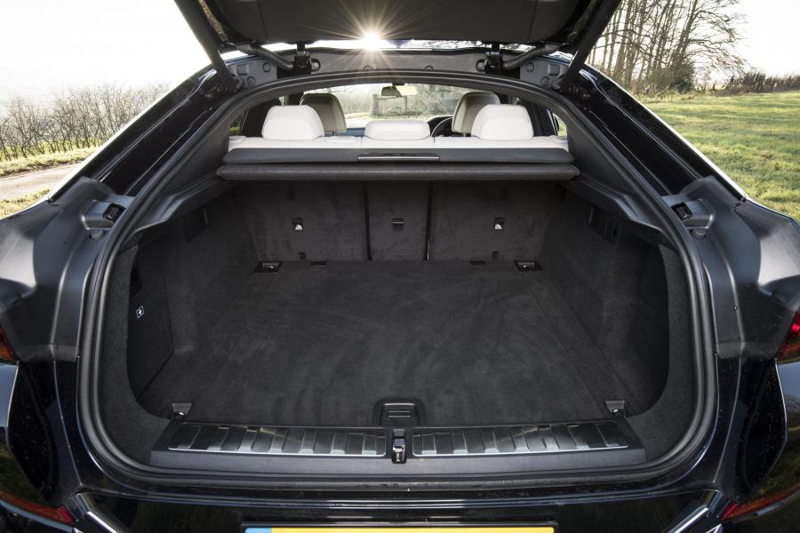 Багажник BMW X6 xDrive40i M Sport (G06) 2019 года  (UK) (фото 7 из 8)